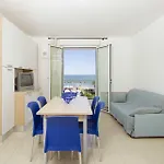 Aparthotel I Delfini 4*