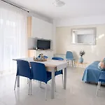 מלון דירות I Delfini