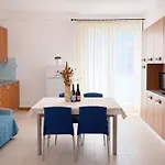 I Delfini Aparthotel 4*