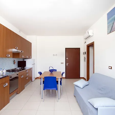 I Delfini Aparthotel