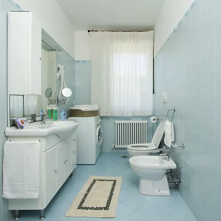 I Delfini Aparthotel 4*