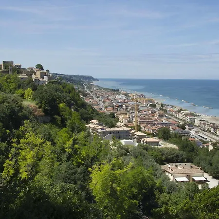 Aparthotel I Delfini 3*