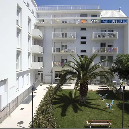 I Delfini Aparthotel 3*
